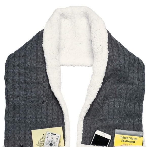 HUGGLE SCARF - Picture 3 of 4